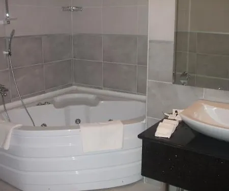 Dragos Restaurant فندق