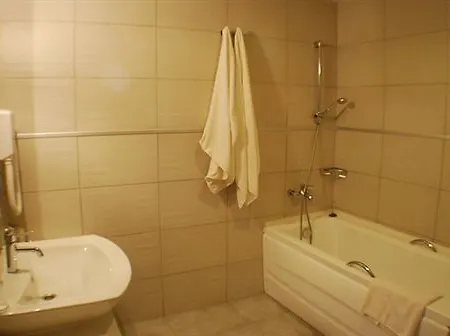 فندق Dragos Restaurant 3*