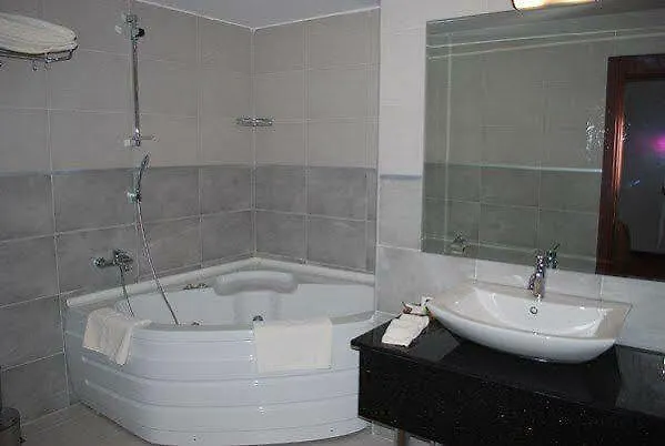 호텔 Dragos Restaurant 3*